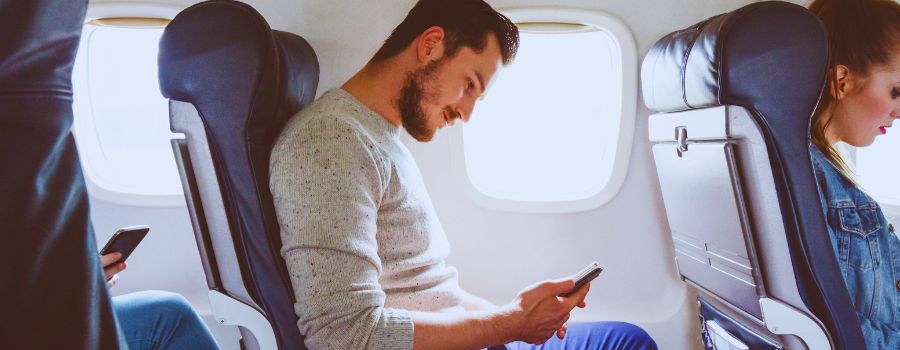 Mixed Reactions to EU Plan of Allowing Mobile Phone Usage on Flights