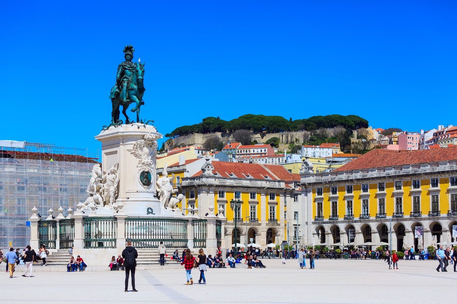 Portugal Tax Breaks Draw Foreigners Youth Explores Abroad